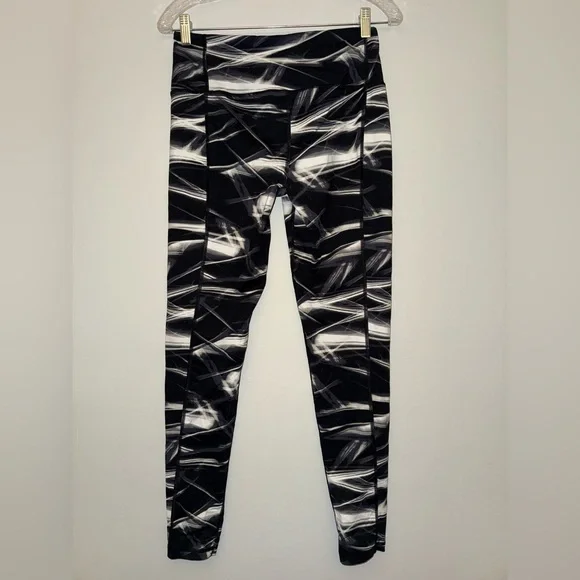 VICTORIA SPORT women’s leggings sz M ✨ - Picture 4 of 8